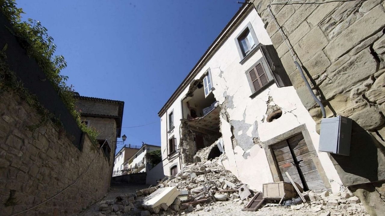 Hakkari’de Deprem