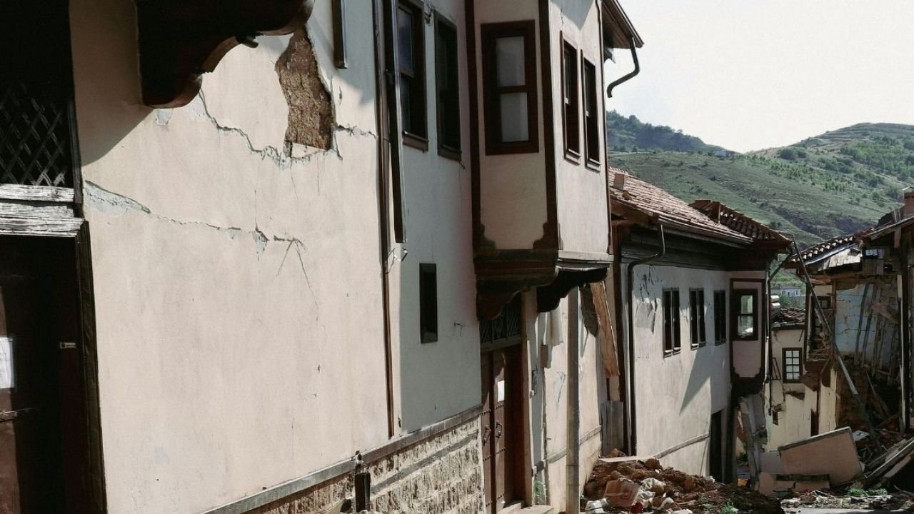 Isparta’da Deprem Olur mu? Isparta Kaçıncı Derece Deprem Bölgesinde Yer Alıyor?