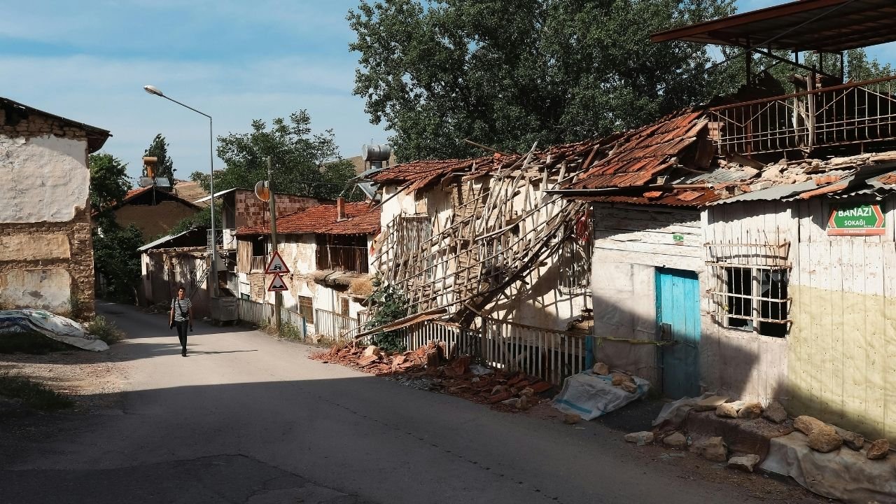 Büyük Deprem Olmadan Önce Ne Olur?